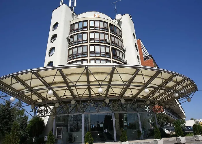 Hotel I