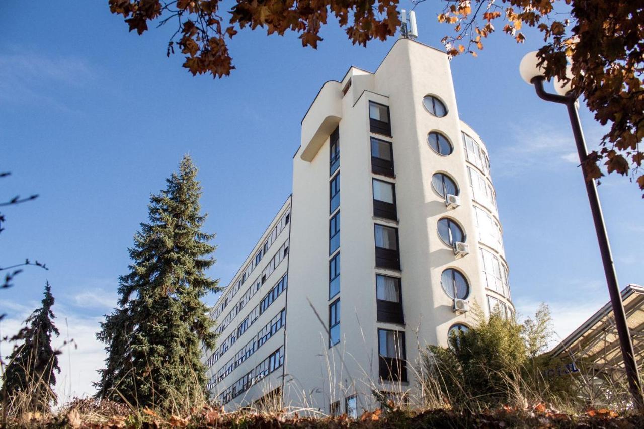 Novi Hotel 3*
