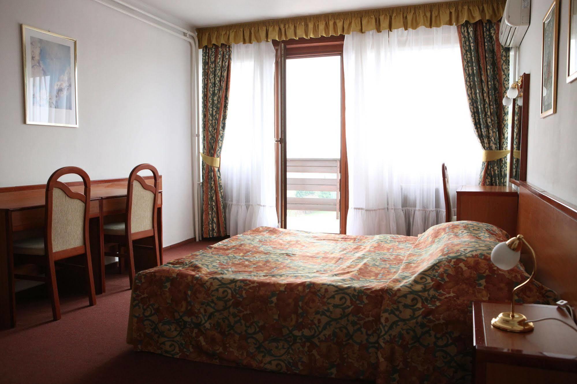 Novi Hotel 3*